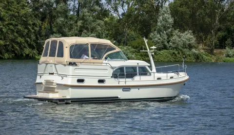 Linssen Grand Sturdy with cabrio