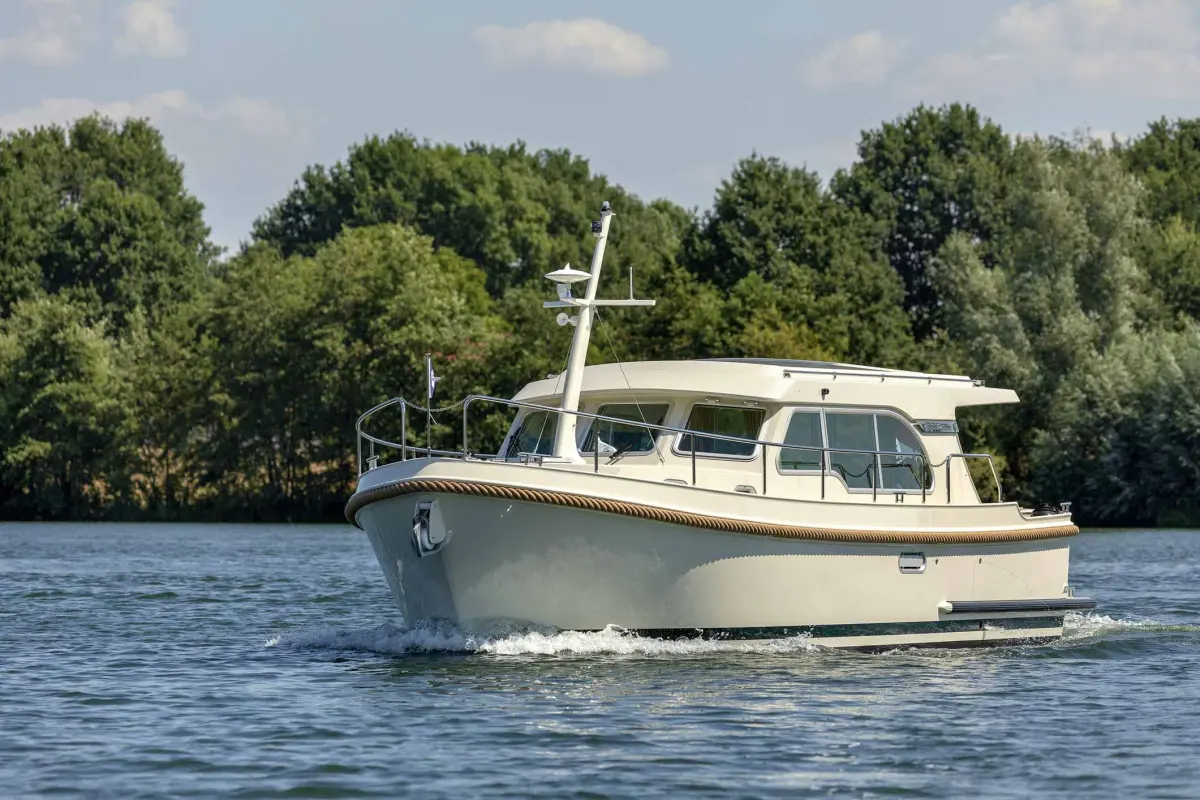 Linssen Grand Sturdy 35.0 Sedan steel motor yacht